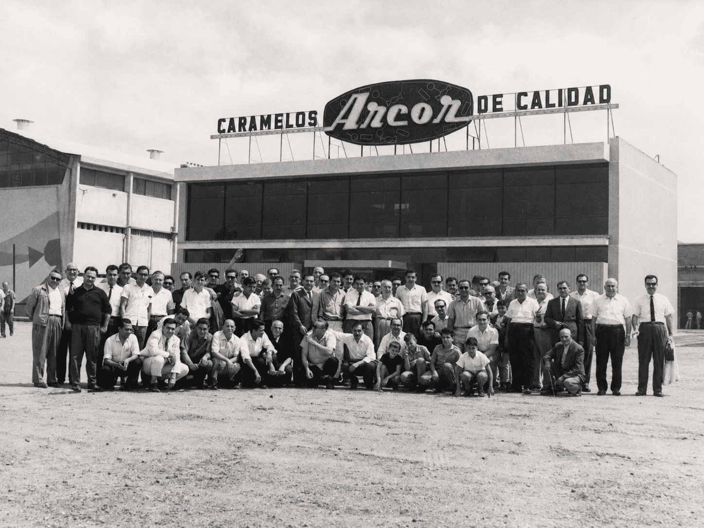 Una fábrica de caramelos — 1951